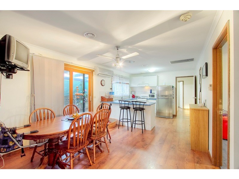 8 Emma Court, Hampton Park VIC 3976