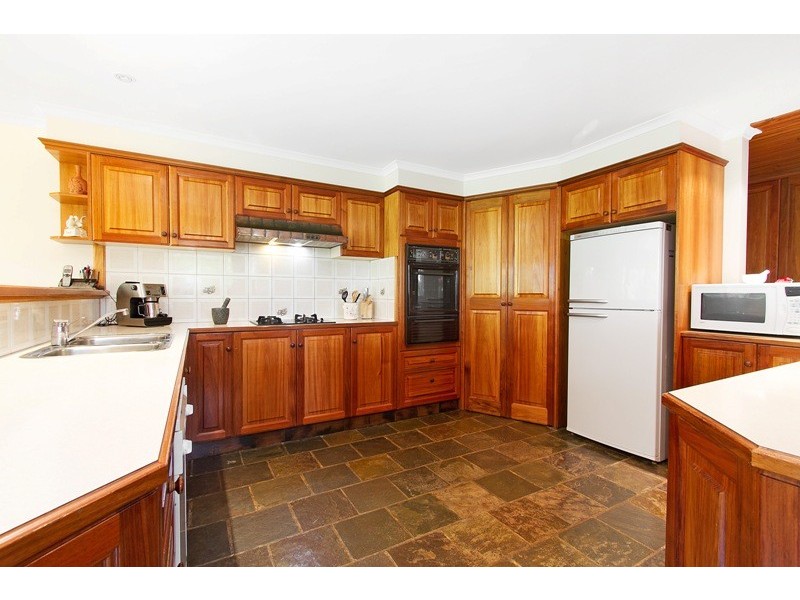 12 Oatlands Road, Narre Warren North VIC 3804