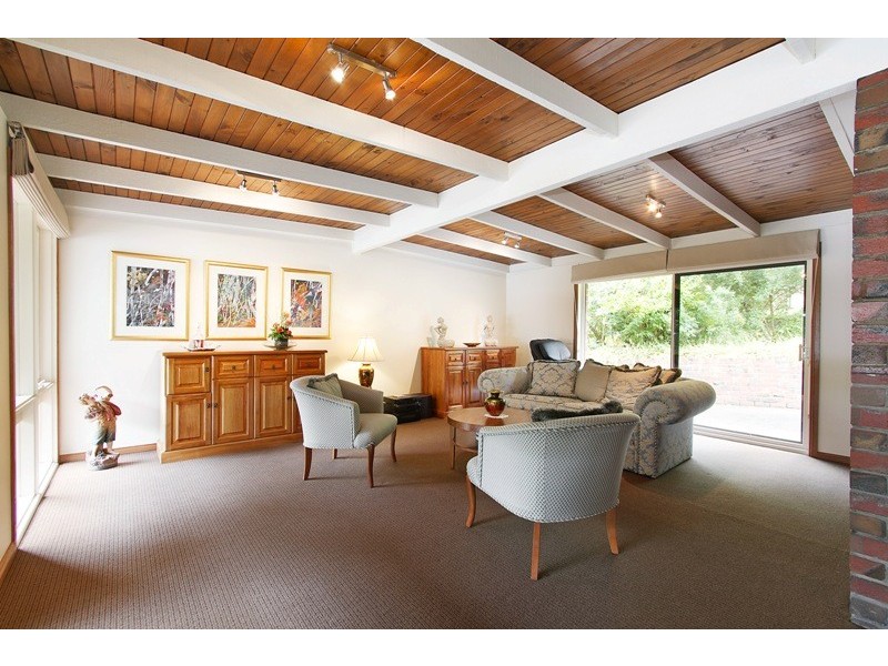 12 Oatlands Road, Narre Warren North VIC 3804