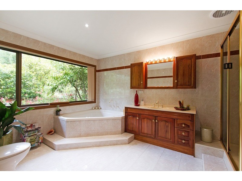 12 Oatlands Road, Narre Warren North VIC 3804