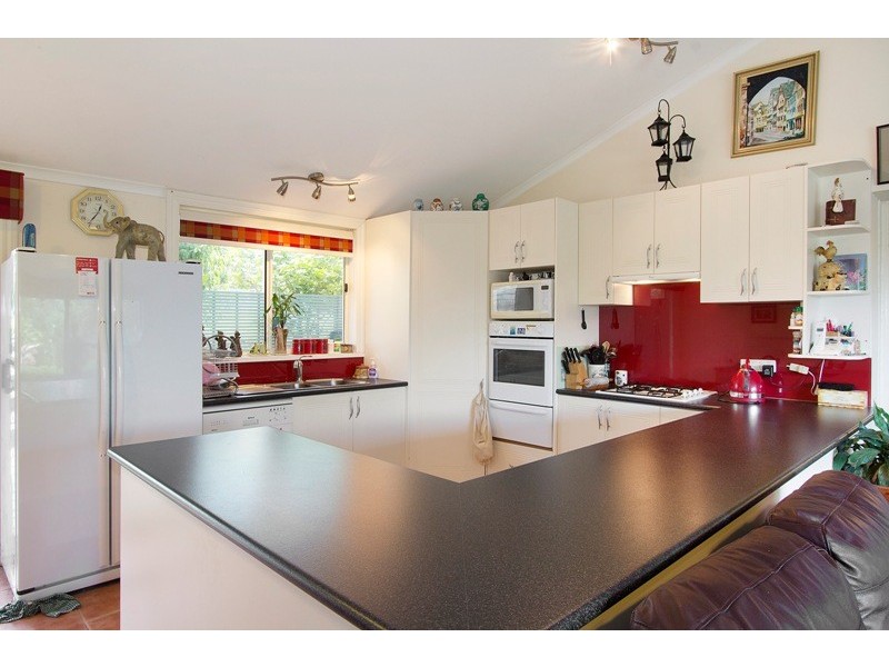 4 Oatlands Road, Narre Warren North VIC 3804