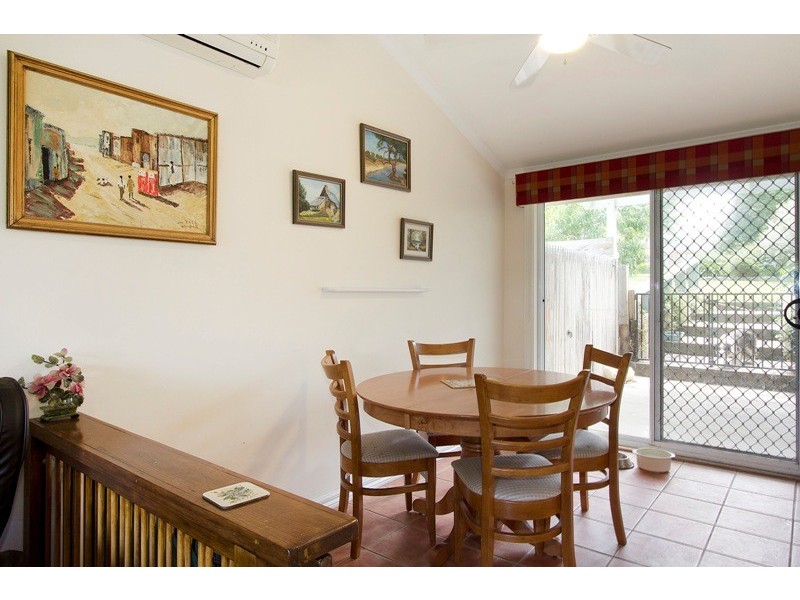 4 Oatlands Road, Narre Warren North VIC 3804