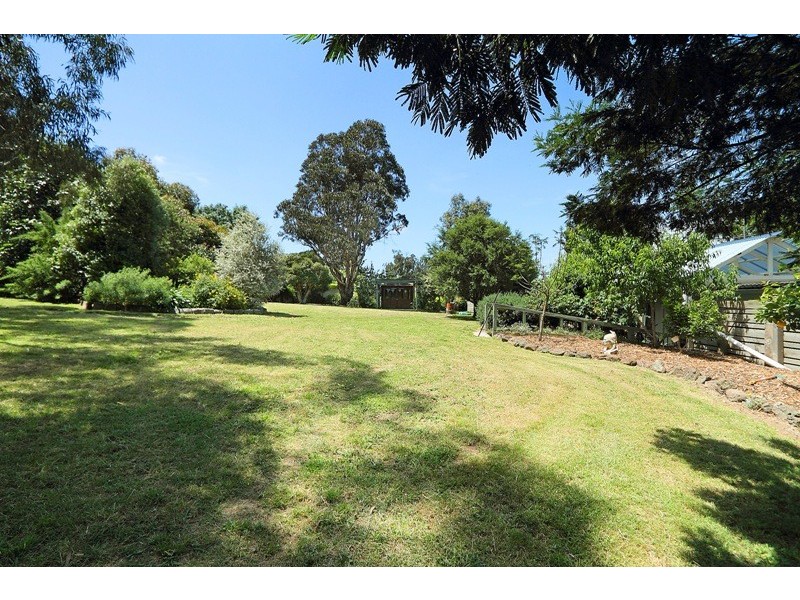 4 Oatlands Road, Narre Warren North VIC 3804