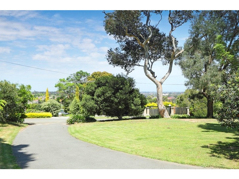 4 Oatlands Road, Narre Warren North VIC 3804