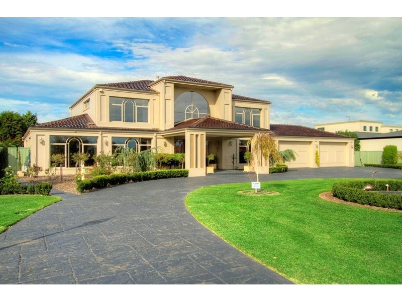 22-24 Fontaine Terrace, Narre Warren North VIC 3804