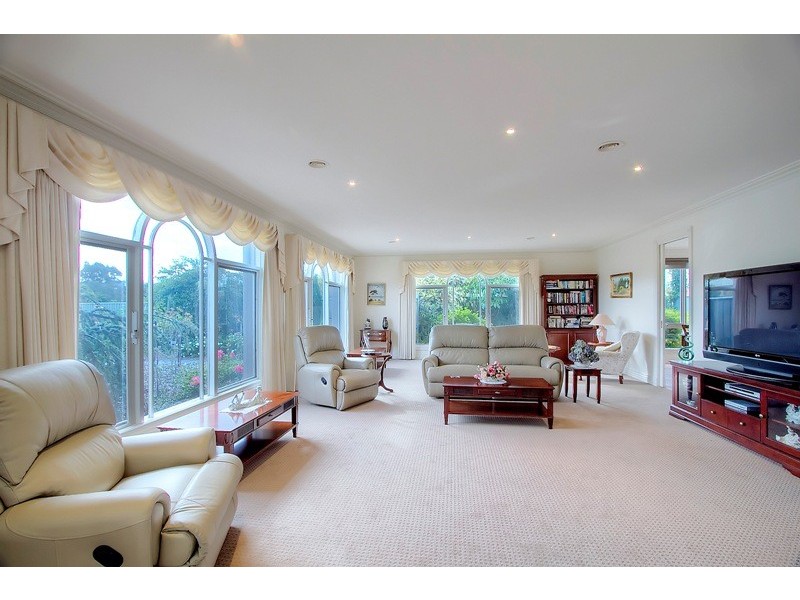 22-24 Fontaine Terrace, Narre Warren North VIC 3804