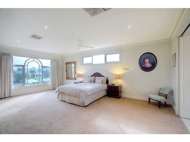 22-24 Fontaine Terrace, Narre Warren North VIC 3804