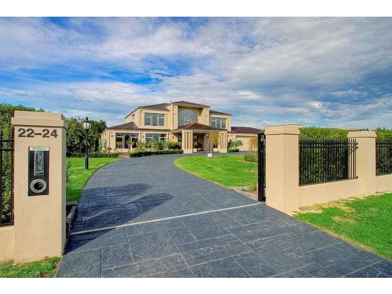 22-24 Fontaine Terrace, Narre Warren North VIC 3804