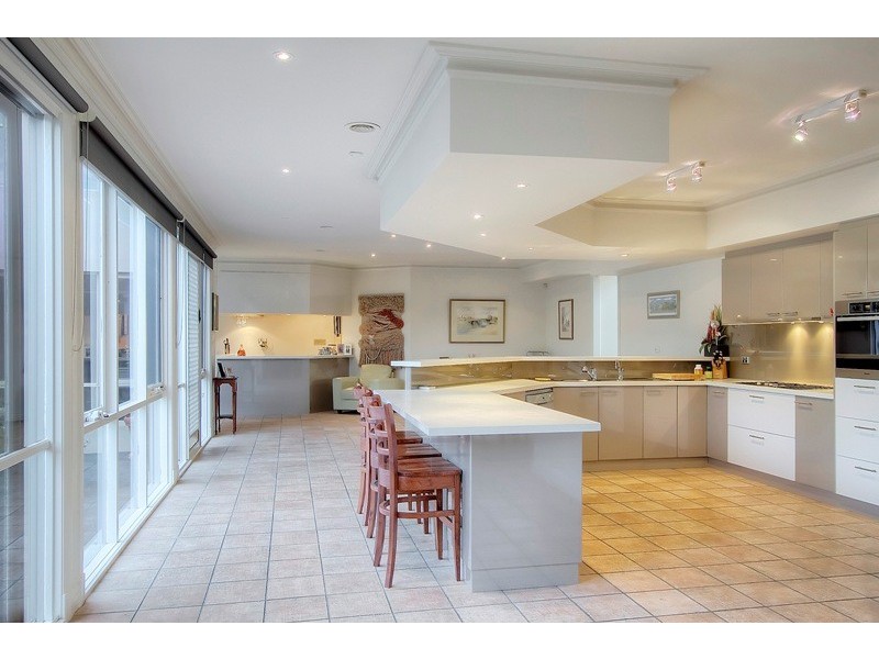 22-24 Fontaine Terrace, Narre Warren North VIC 3804