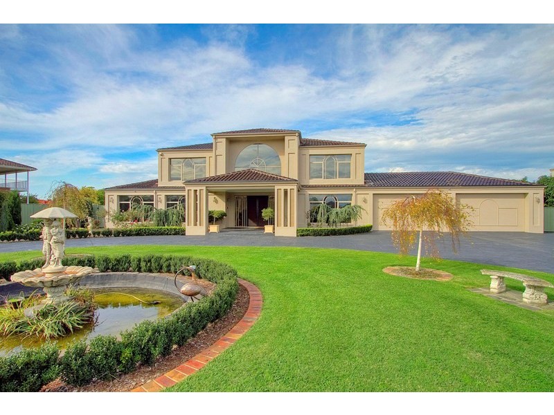 22-24 Fontaine Terrace, Narre Warren North VIC 3804