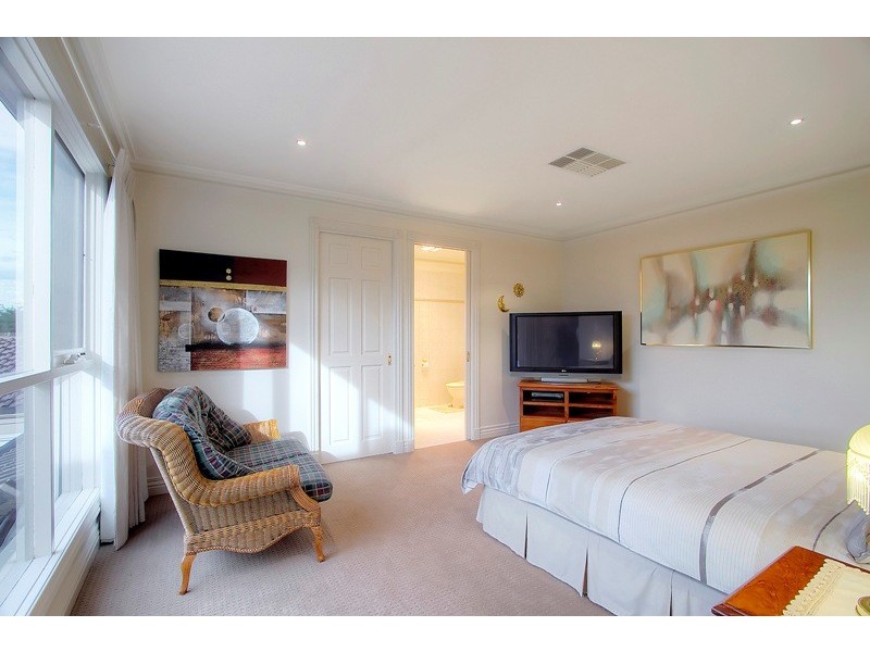 22-24 Fontaine Terrace, Narre Warren North VIC 3804