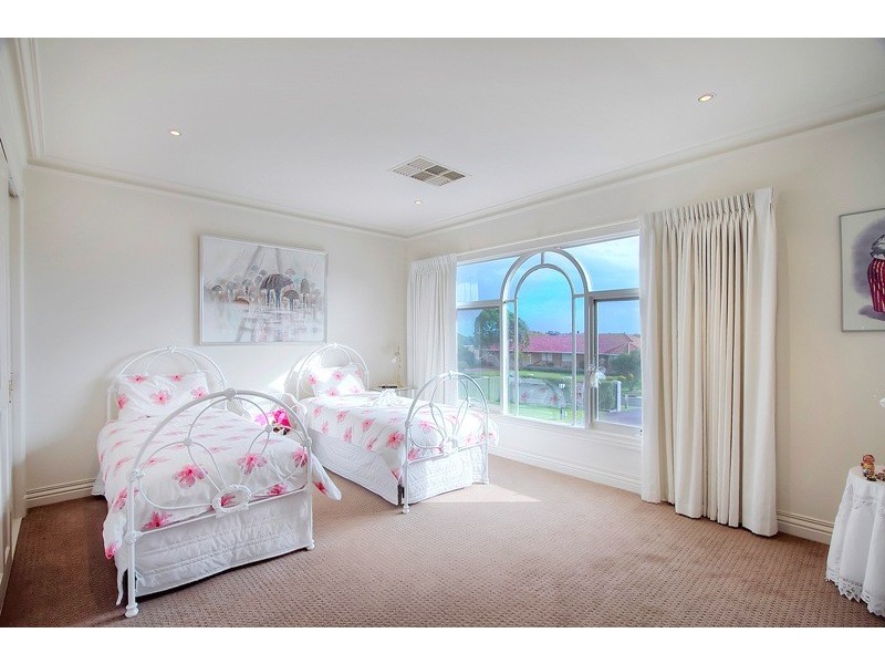 22-24 Fontaine Terrace, Narre Warren North VIC 3804