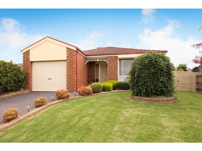 4 Sanctuary Rise, Narre Warren VIC 3805