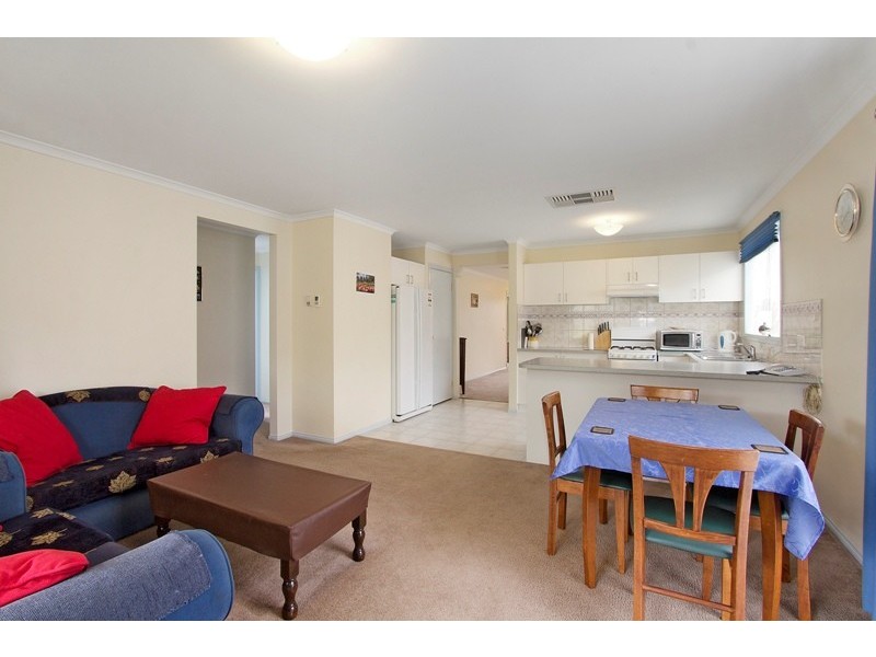 4 Sanctuary Rise, Narre Warren VIC 3805