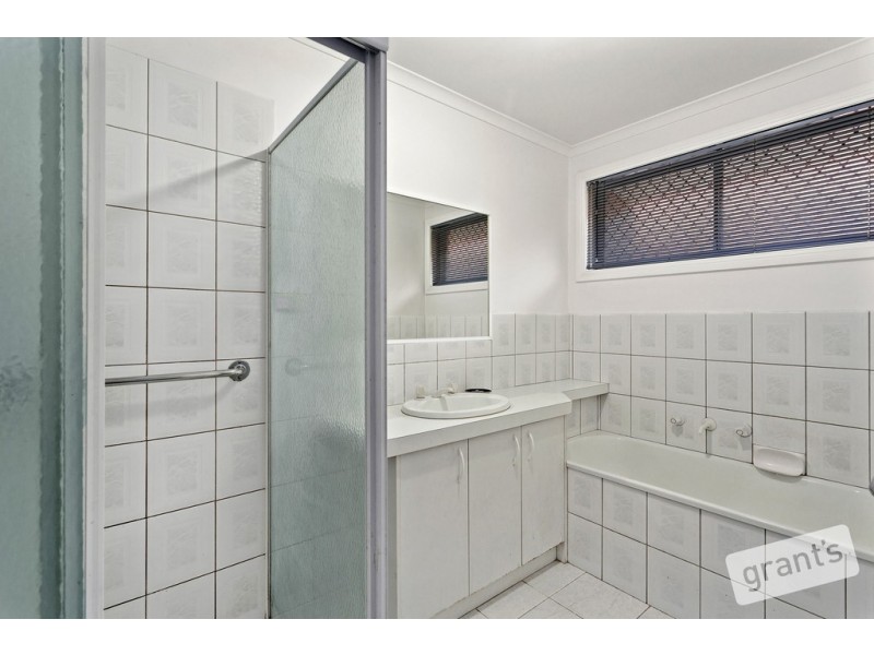 28 Sanctuary Rise, Narre Warren VIC 3805