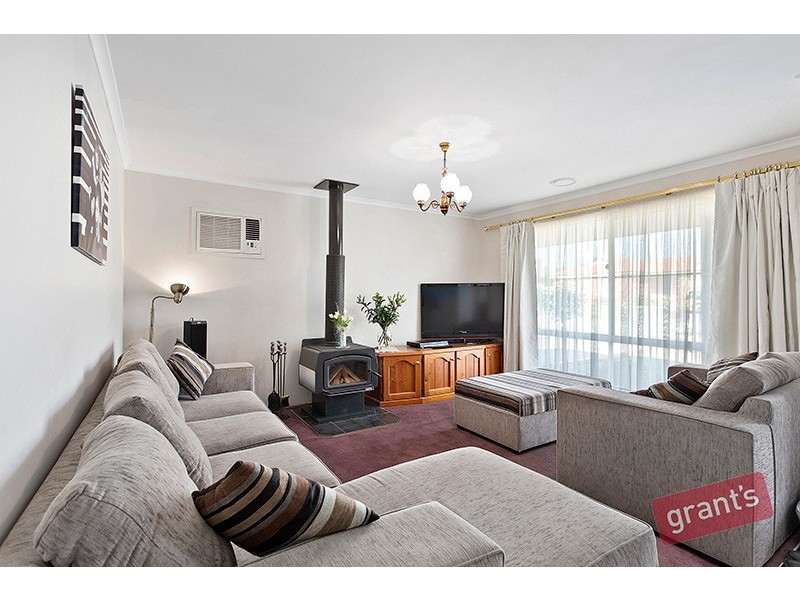 13 Ellenvale Drive, Narre Warren VIC 3805