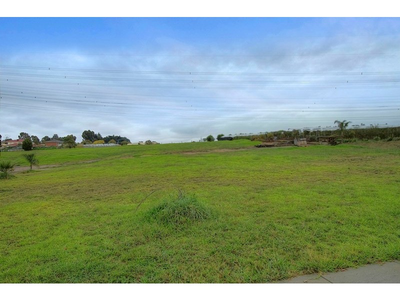 1 Manorlane Place, Narre Warren North VIC 3804