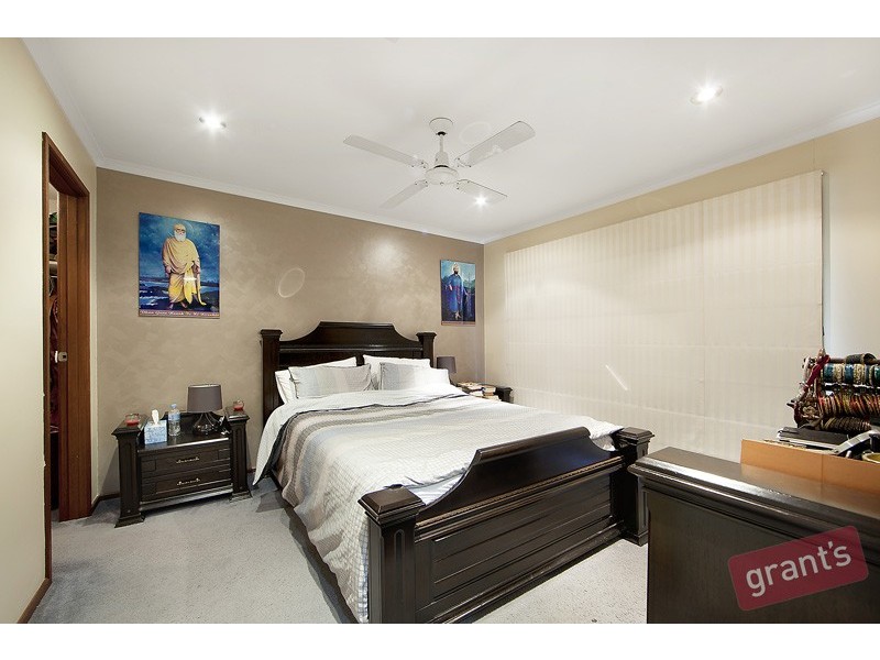 16 Bosco Close, Narre Warren VIC 3805