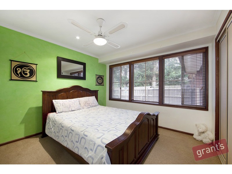 16 Bosco Close, Narre Warren VIC 3805