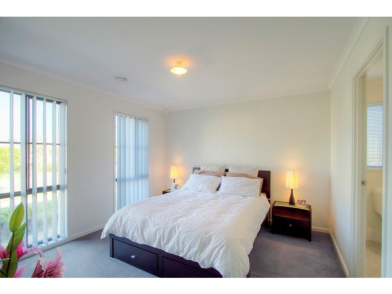 6 Norma Close, Narre Warren South VIC 3805