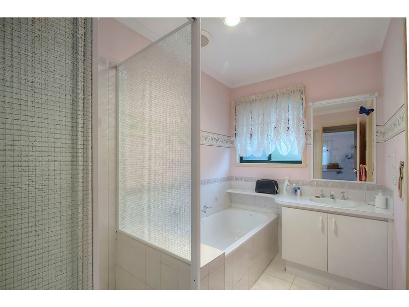 51 Bunbury Avenue, Narre Warren VIC 3805