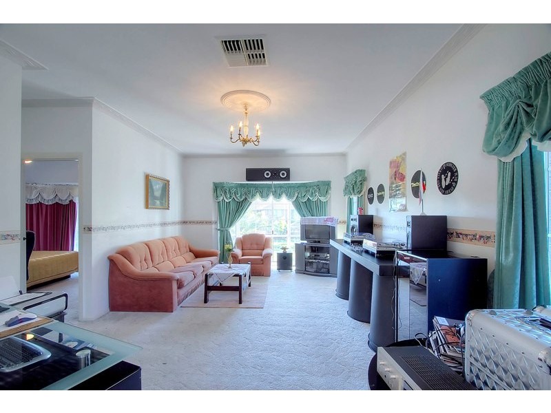 2 Gordonia Crescent, Narre Warren VIC 3805