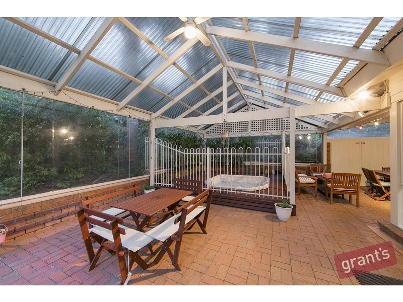 2 Laramie Road, Narre Warren South VIC 3805