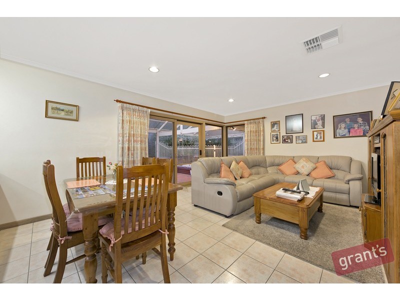 2 Laramie Road, Narre Warren South VIC 3805