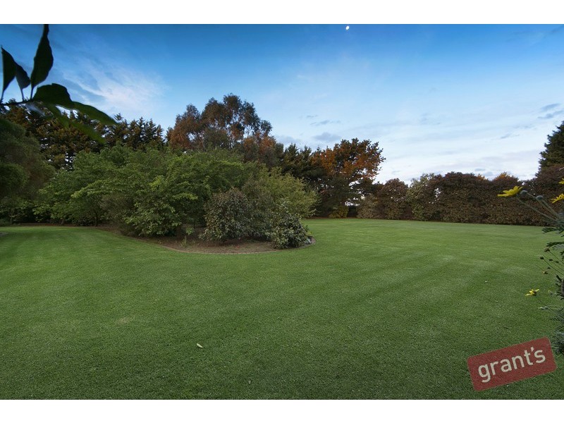 2 Laramie Road, Narre Warren South VIC 3805