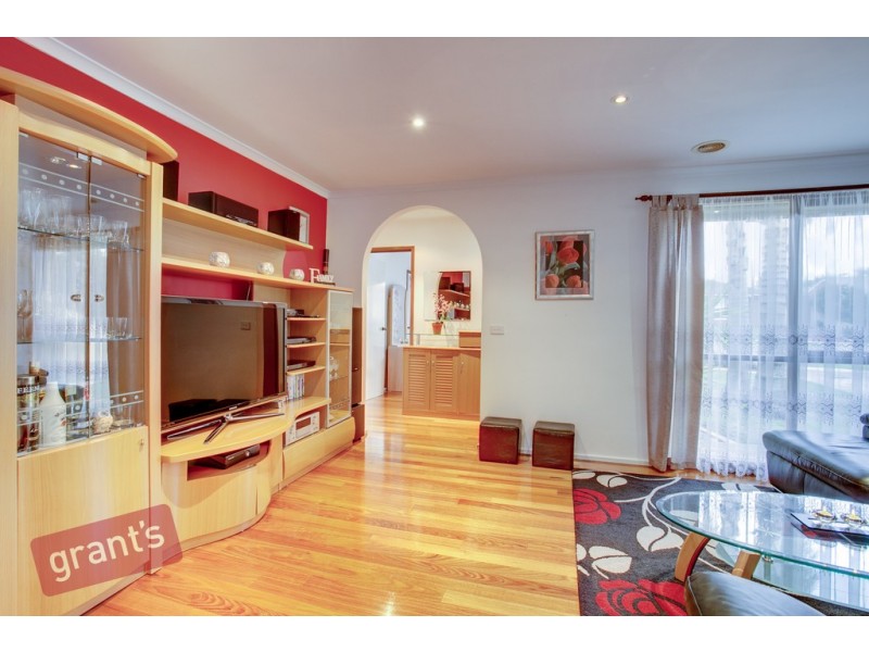 86 Warana Drive, Hampton Park VIC 3976