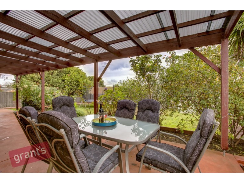 86 Warana Drive, Hampton Park VIC 3976