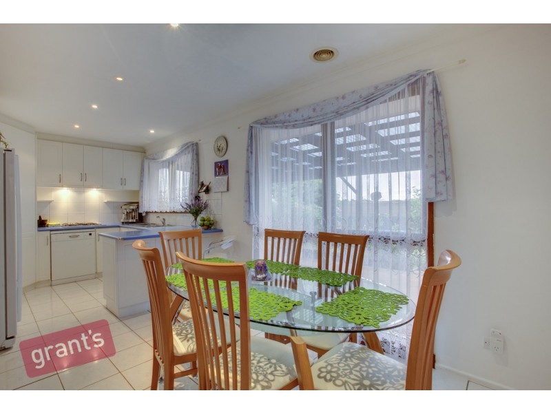 86 Warana Drive, Hampton Park VIC 3976