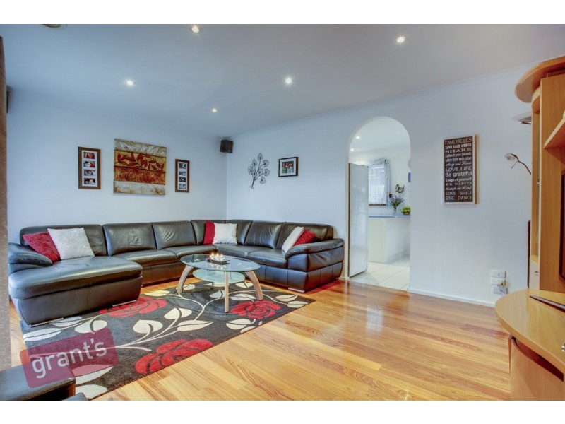 86 Warana Drive, Hampton Park VIC 3976