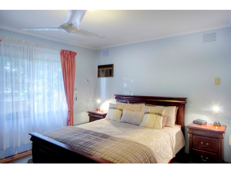 38 Mossgiel Park Drive, Endeavour Hills VIC 3802