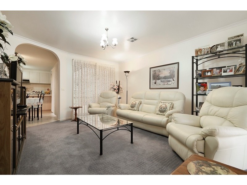 2/11 Josephine Avenue, Narre Warren VIC 3805