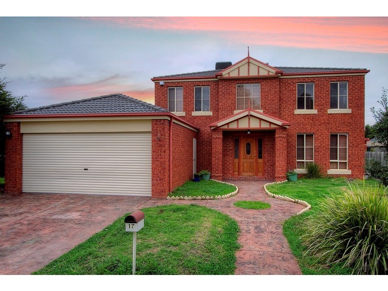 17 Hampshire Drive, Narre Warren South VIC 3805
