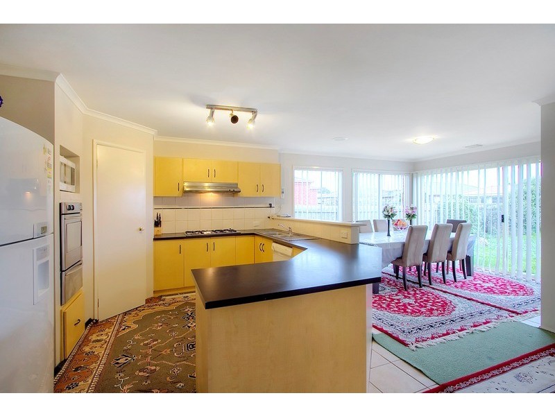 17 Hampshire Drive, Narre Warren South VIC 3805