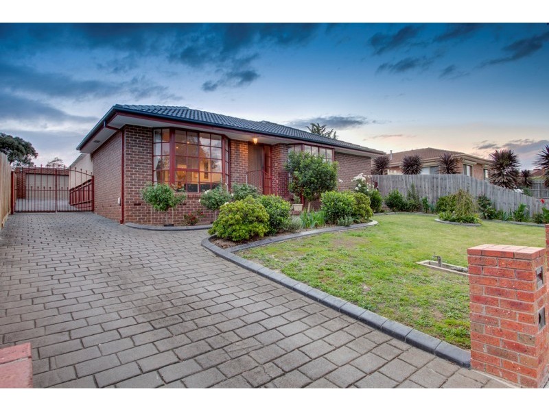 25 Blackwood Drive, Narre Warren VIC 3805