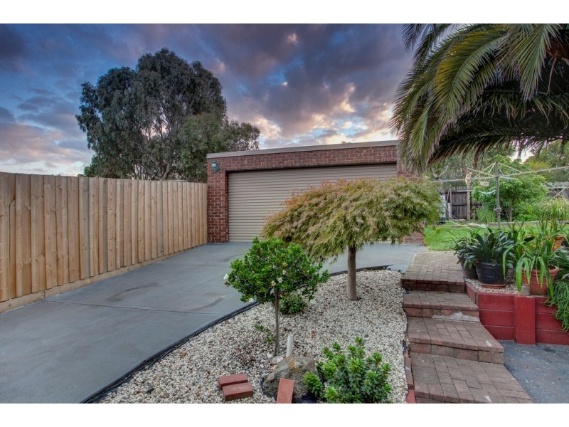 25 Blackwood Drive, Narre Warren VIC 3805