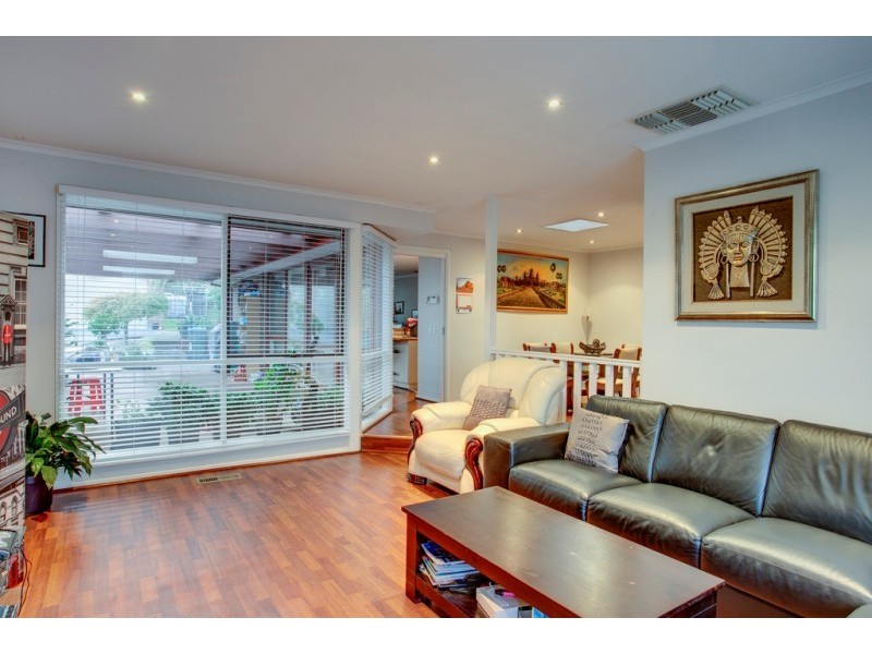 25 Blackwood Drive, Narre Warren VIC 3805