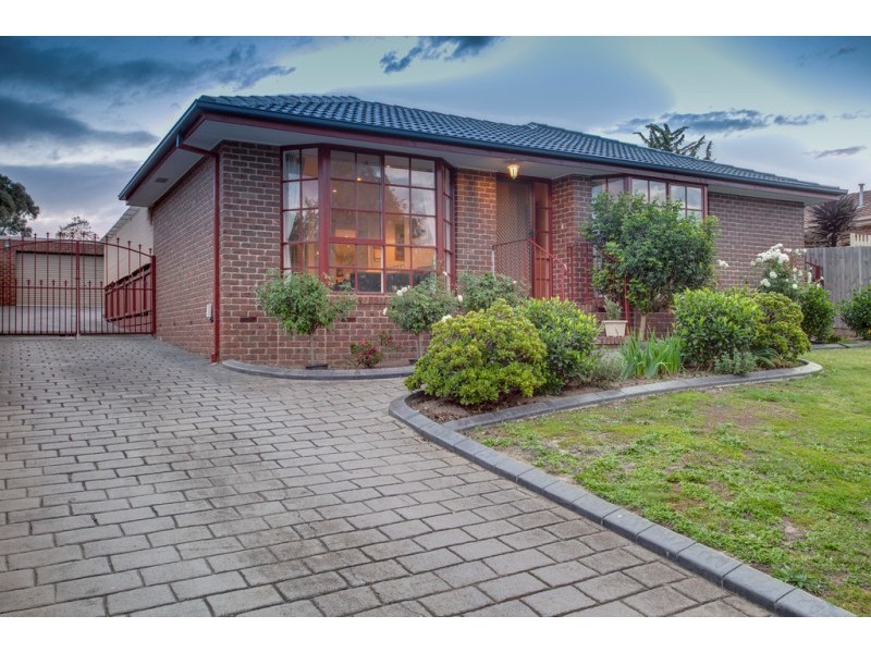 25 Blackwood Drive, Narre Warren VIC 3805