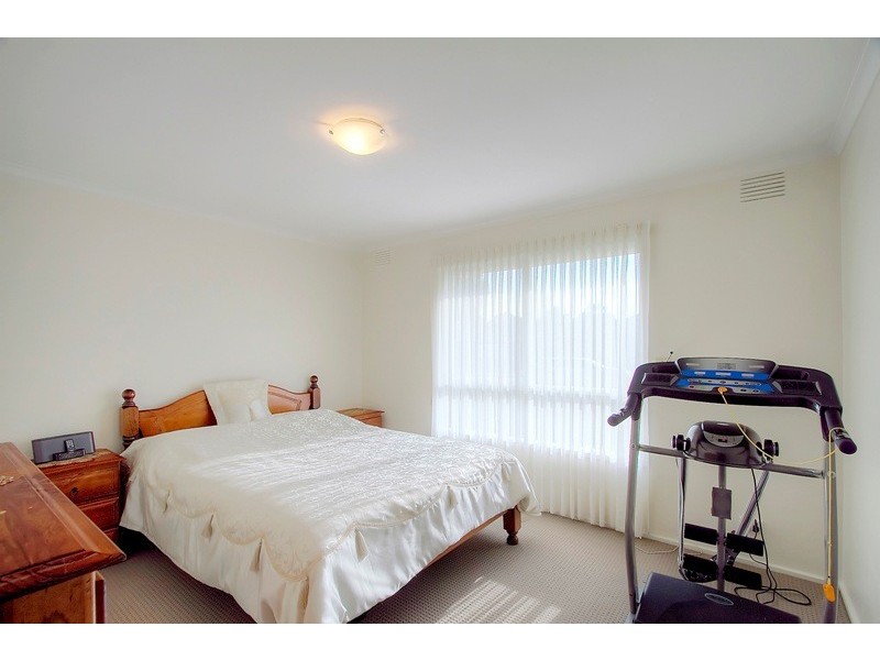 122 Fountain Drive, Narre Warren VIC 3805