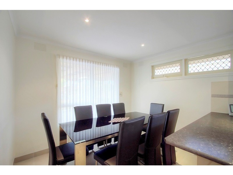 122 Fountain Drive, Narre Warren VIC 3805