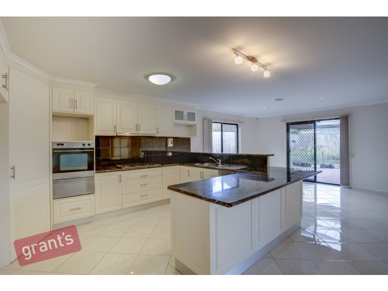 21 Grenfell Rise, Narre Warren South VIC 3805