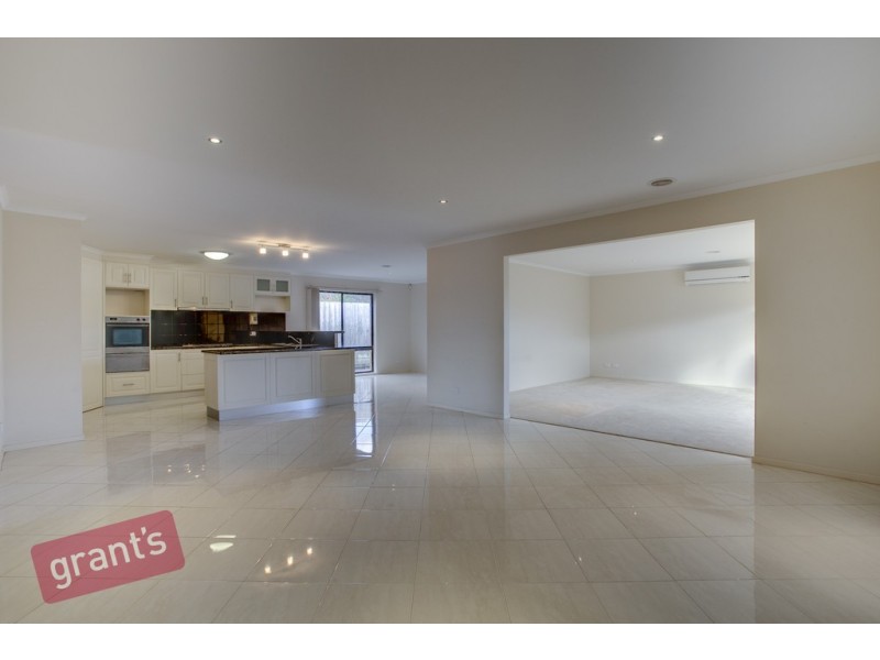 21 Grenfell Rise, Narre Warren South VIC 3805