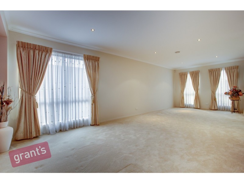 21 Grenfell Rise, Narre Warren South VIC 3805