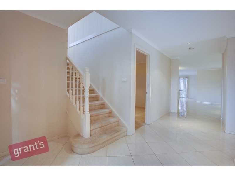 21 Grenfell Rise, Narre Warren South VIC 3805