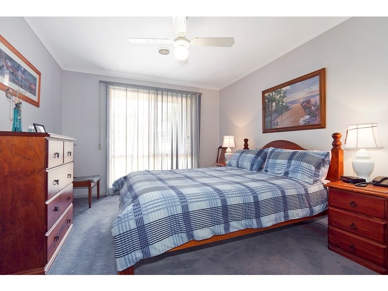 27 Tomasetti Crescent, Narre Warren VIC 3805