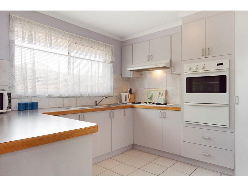 27 Tomasetti Crescent, Narre Warren VIC 3805