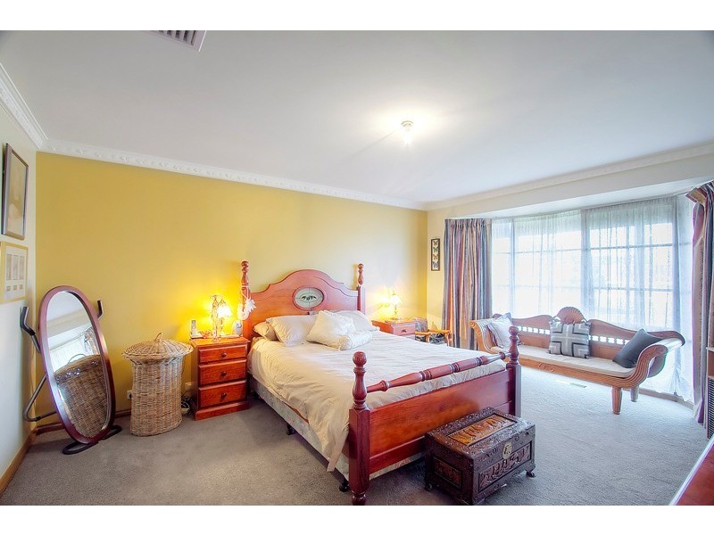 7 Earlston Circuit, Cranbourne VIC 3977